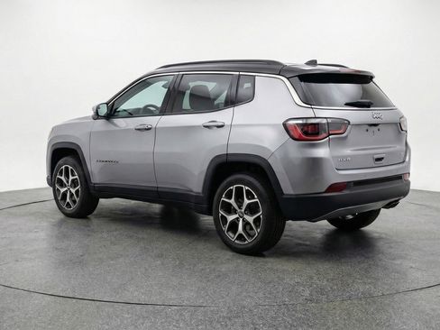 Used 2025 Jeep Compass Limited image 6