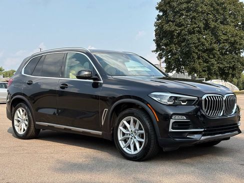Used 2019 BMW X5 xDrive40i w/ Convenience Package AWD/4WD image 2