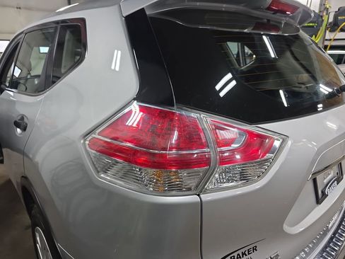 Used 2016 Nissan Rogue S image 32