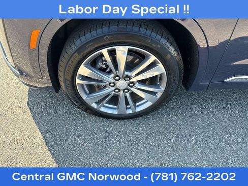 Used 2024 Cadillac XT6 Premium Luxury AWD/4WD image 9