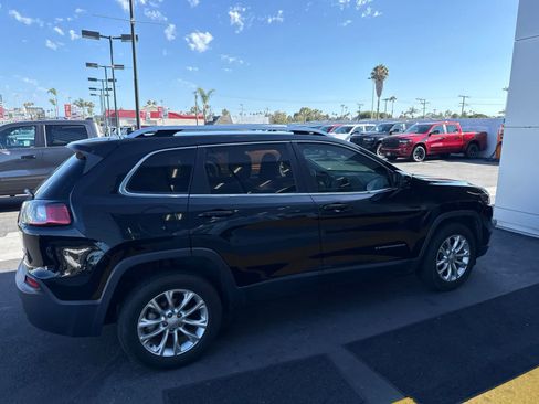 Used 2019 Jeep Cherokee Latitude w/ Popular Appearance Group FWD image 10