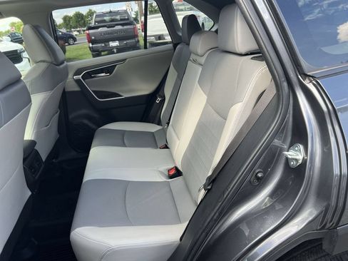 Used 2020 Toyota RAV4 Limited AWD/4WD image 25