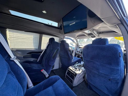 Used 2025 Chevrolet Express 2500 w/ Driver Convenience Package RWD image 23