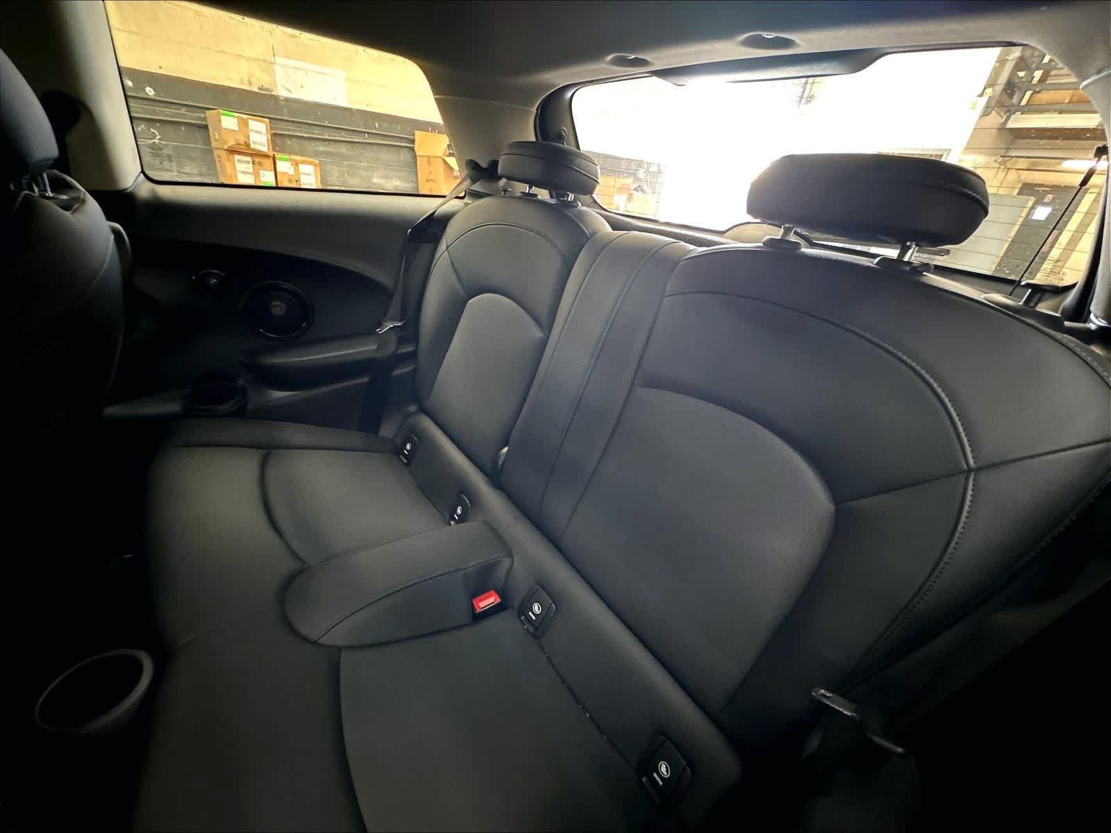 Used 2024 MINI Cooper SE FWD image 29