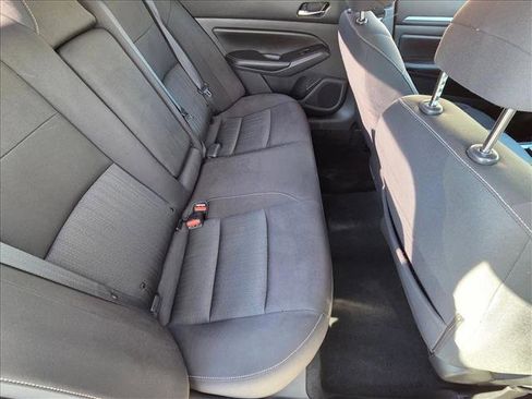 Used 2022 Nissan Altima 2.5 SV image 18