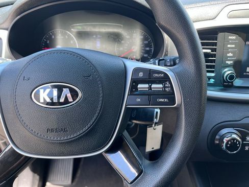 Used 2020 Kia Sorento FWD V6 image 29