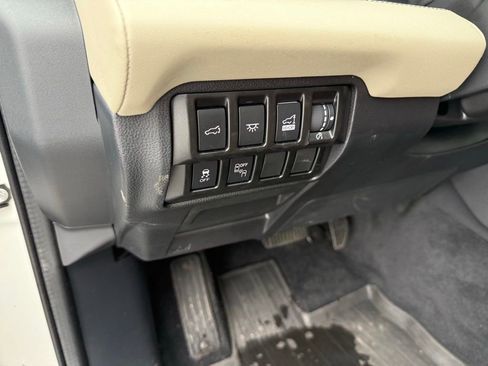 Used 2022 Subaru Ascent Touring w/ Popular Package #2A image 18