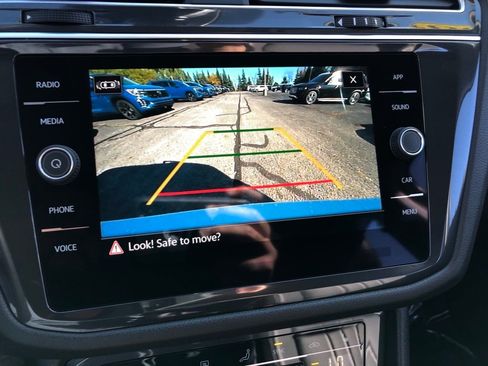 Used 2024 Volkswagen Tiguan Wolfsburg Edition image 27