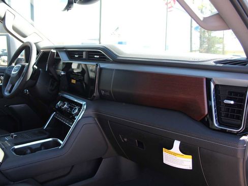 New 2026 GMC Sierra 3500 Denali w/ Denali Reserve Package image 15