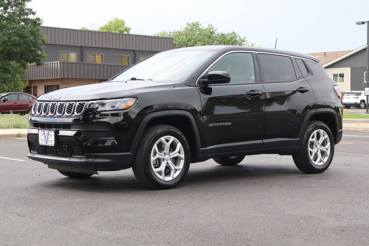 Used 2024 Jeep Compass Sport AWD/4WD image 11