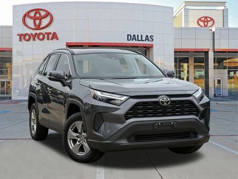 Used 2025 Toyota RAV4 XLE FWD image 1