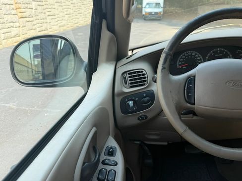 Used 2001 Ford F150 Lariat RWD image 18