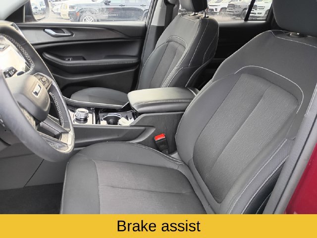 Used 2023 Jeep Grand Cherokee Laredo AWD/4WD image 12