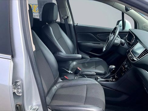 Used 2021 Buick Encore Preferred AWD/4WD image 35