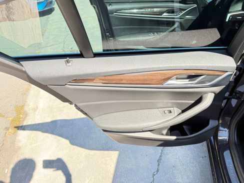 Used 2019 BMW 530e w/ Convenience Package image 14