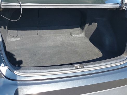 Used 2020 Toyota Corolla LE image 12