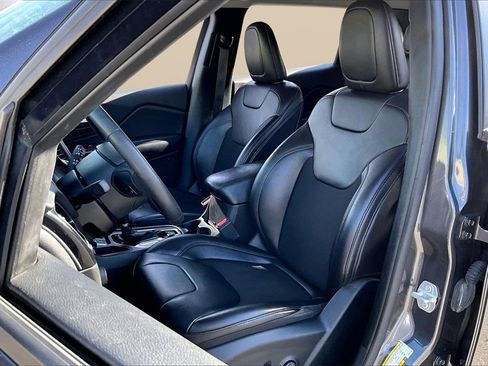 Certified 2020 Jeep Cherokee Latitude Plus image 18