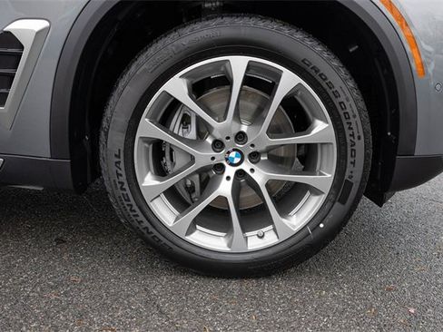 New 2026 BMW X5 xDrive50e w/ Climate Comfort Package image 11