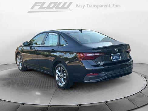 Certified 2022 Volkswagen Jetta SE FWD image 6