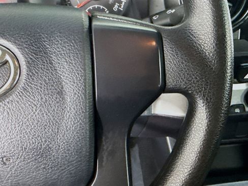 Used 2017 Toyota Tacoma SR image 15