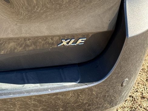 Used 2012 Toyota Sienna Base image 4