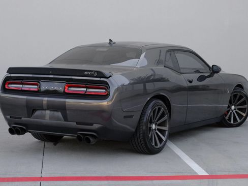Used 2020 Dodge Challenger SRT Hellcat w/ Plus Package RWD image 11