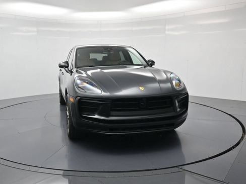 Certified 2026 Porsche Macan AWD/4WD image 33