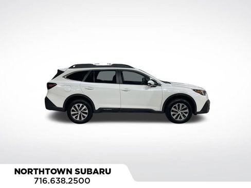 Used 2022 Subaru Outback Premium image 5