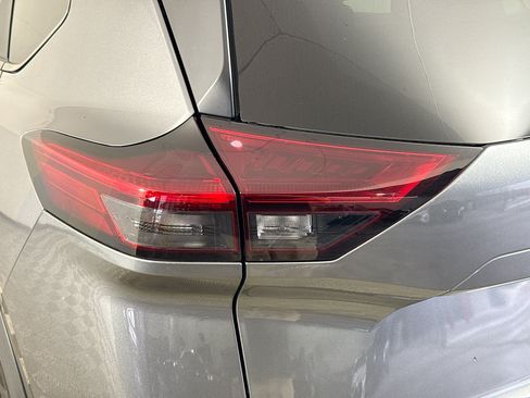 Used 2023 Nissan Rogue SV FWD image 36