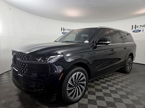 New 2026 Lincoln Navigator L Black Label AWD/4WD image 2