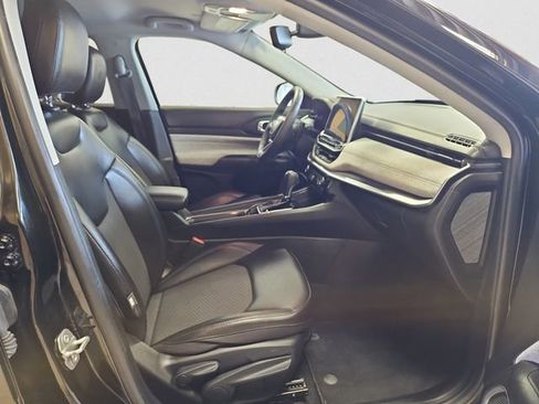 Used 2022 Jeep Compass Latitude image 16