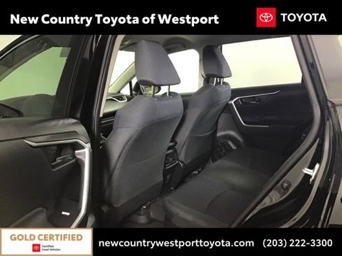 Used 2020 Toyota RAV4 LE image 19