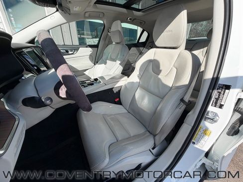 Used 2019 Volvo S60 T8 Inscription image 34
