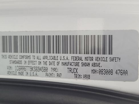 Used 2019 RAM 1500 Classic SLT RWD image 33