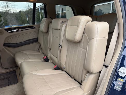 Used 2016 Mercedes-Benz GL 450 4MATIC image 39