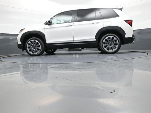 Certified 2024 Honda Passport EX-L image 33