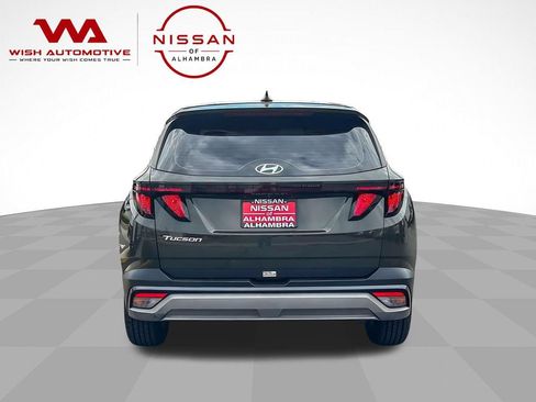 Used 2025 Hyundai Tucson SE FWD image 8