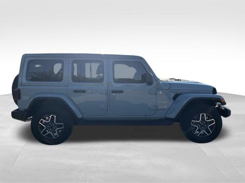 Used 2024 Jeep Wrangler Unlimited Sahara AWD/4WD image 7