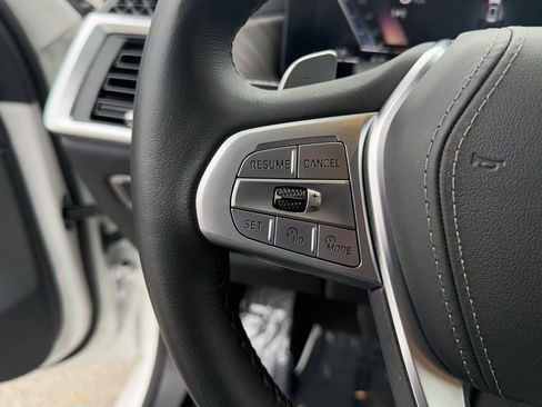 Used 2025 BMW X7 xDrive40i image 26