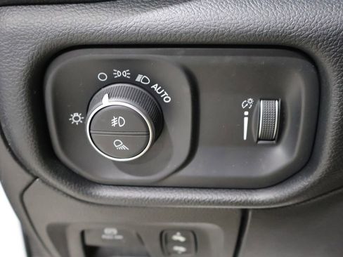 Used 2020 RAM 1500 Big Horn AWD/4WD image 31