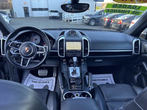 Used 2016 Porsche Cayenne S w/ Premium Package image 27