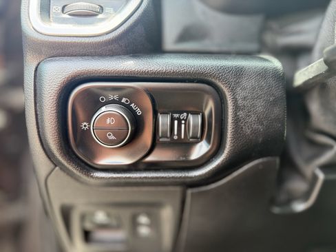 Used 2020 RAM 1500 Laramie AWD/4WD image 37