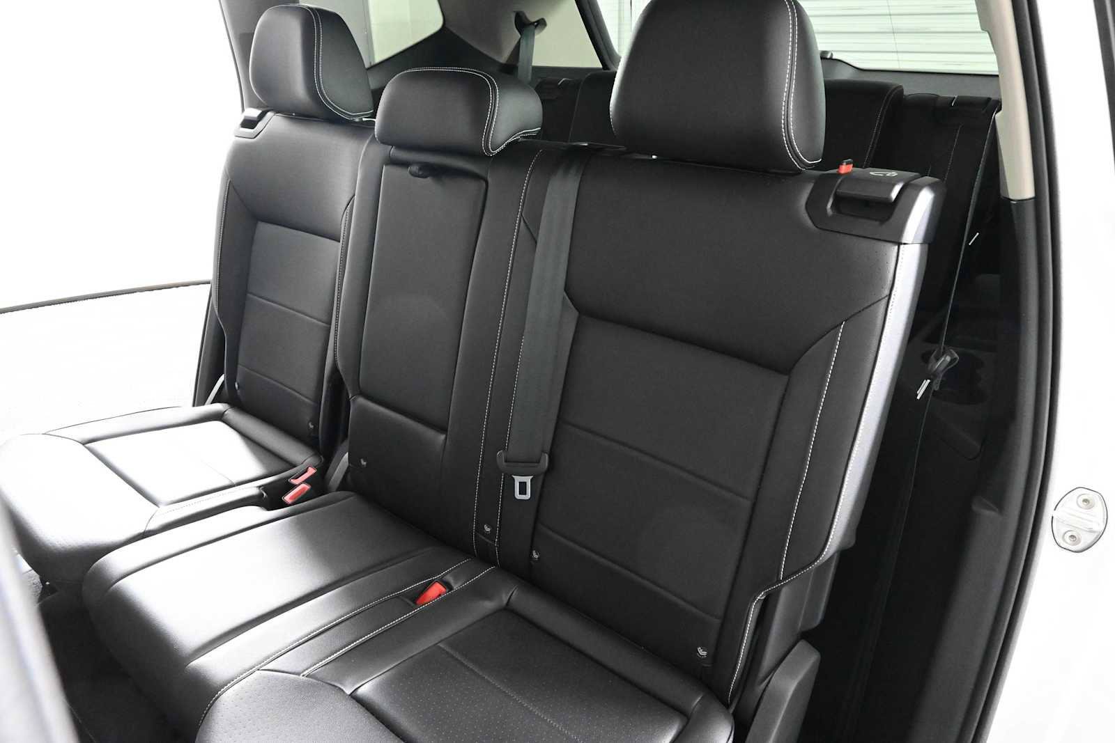 Certified 2023 Volkswagen Atlas SE FWD image 13