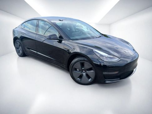 Used 2023 Tesla Model 3 Standard Range RWD image 1