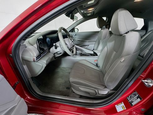 Used 2024 Hyundai Elantra SEL FWD image 13