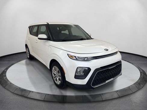 Used 2021 Kia Soul LX FWD image 3