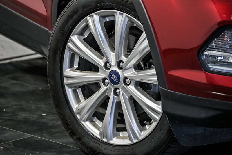 Used 2017 Ford Escape Titanium FWD image 3