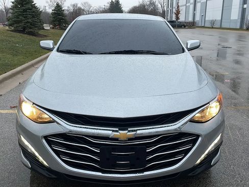 Used 2019 Chevrolet Malibu LT FWD image 4