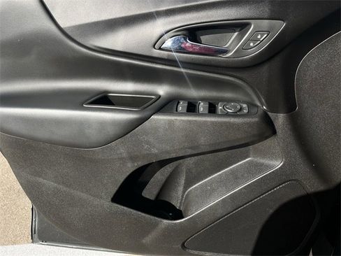 Used 2019 Chevrolet Equinox LT image 26
