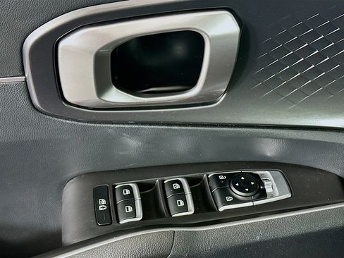Used 2024 Kia Sorento S image 15